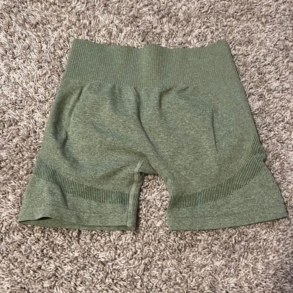 solid wideband waist sports shorts